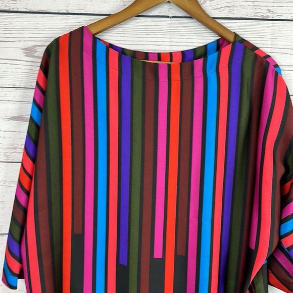 Trina Turk Womens Top Shirt size Medium Striped Boxy Popover Smooth - Picture 2 of 13